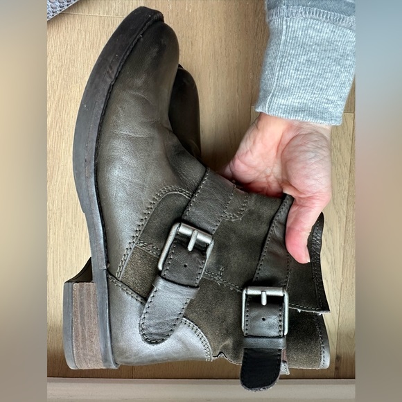 Aldo Olive Green Moto boot with faux fur lining. Size 7. - Picture 4 of 7